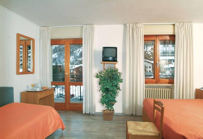 Hotel Bijou Valtournenche Exterior foto
